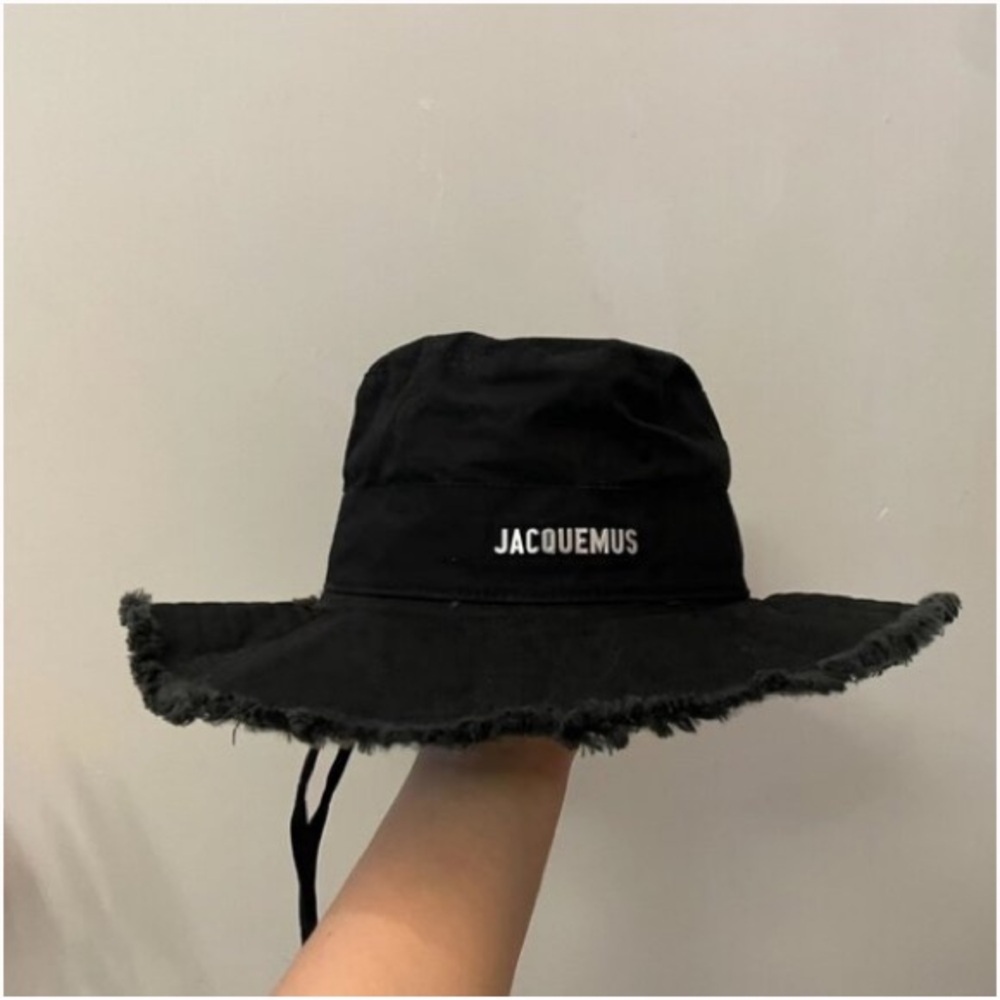 Jacquemus Bucket Hat Black
